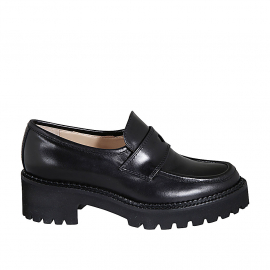 Woman's casual mocassin in black leather heel 5 - Available sizes:  33, 44, 45