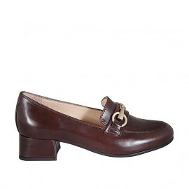 Mocasin pour femmes en cuir marron avec accessoire talon 4 - Pointures disponibles:  32, 33, 43, 44, 45