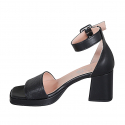 Chaussure ouverte pour femmes avec plateforme et courroie en cuir imprimé noir talon 7 - Pointures disponibles:  43