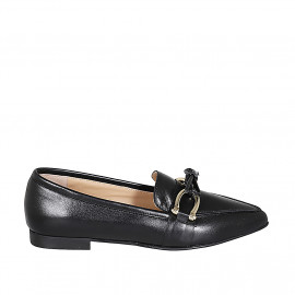 ﻿Woman's pointy mocassin in black leather with accessory and bow heel 1 - Available sizes:  35, 42, 43