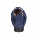 Mocassino da donna in camoscio blu con accessorio ed elastico tacco 2 - Misure disponibili: 33, 34, 43, 44, 45