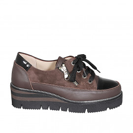 Zapato con cordones y cremallera en piel y gamuza marron y charol negro cuña 4 - Tallas disponibles:  42, 43, 45, 46