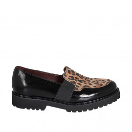 ﻿Mocassin pour femmes avec elastiques et semelle amovible en cuir verni noir et daim tacheté talon 3 - Pointures disponibles:  32, 34, 44