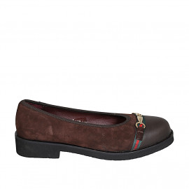 Ballerine avec accessoire et bout droit pour femmes en daim et cuir marron talon 3 - Pointures disponibles:  32, 33, 43, 44