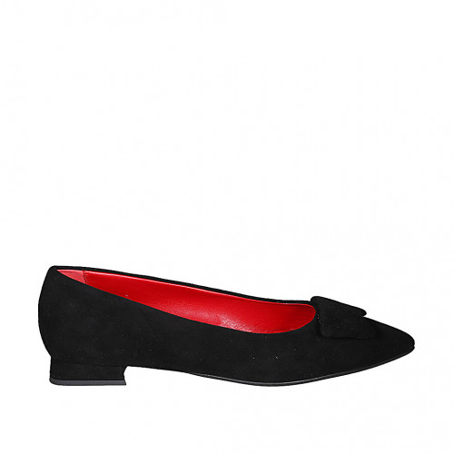 ﻿Women's pointy pump in black suede...