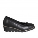 Woman's pump with removable insole, bow and captoe in black leather wedge heel 4 - Available sizes:  34, 42