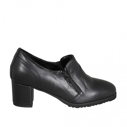 Woman's highfronted shoe with elastic band, zipper and removable insole in black leather heel 6 - Available sizes:  33, 43, 44