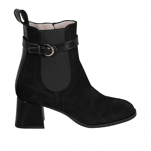 Woman's ankle boot with zipper, strap...