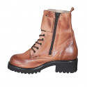 Botin para mujer con cordones, hebillas y cremallera en piel cognac tacon 5 - Tallas disponibles:  42, 43, 45