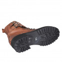 Botin para mujer con cordones, hebillas y cremallera en piel cognac tacon 5 - Tallas disponibles:  42, 43, 45