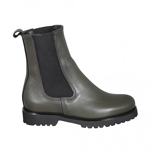 Woman's high ankle boot in green...