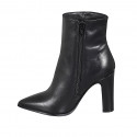 Woman's pointy ankle boot in black leather with zipper heel 10 - Available sizes:  32