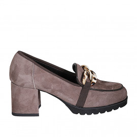 Mocassin pour femmes avec chaîne en daim taupe talon 6 - Pointures disponibles:  43, 45