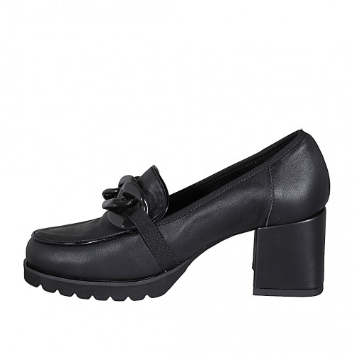 Woman's loafer in black leather with...