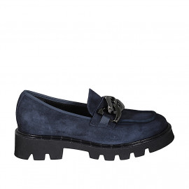 Mocassino da donna con catena in camoscio blu tacco 4 - Misure disponibili: 32, 45