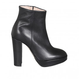 Woman's ankle boot with zipper and platform in black leather heel 11 - Available sizes:  42, 43