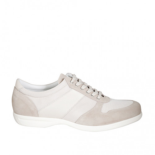 Men's laced sports shoe in beige...