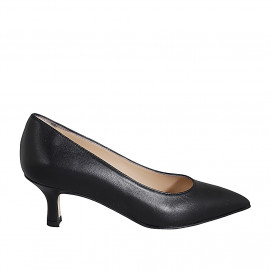 Woman's pointy pump in black leather with heel 5 - Available sizes:  32, 33, 35, 42, 43, 44, 45