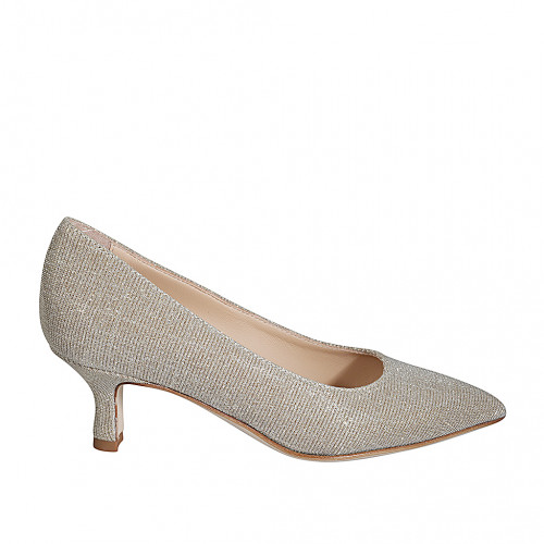 Woman's pointy pump in platinum...