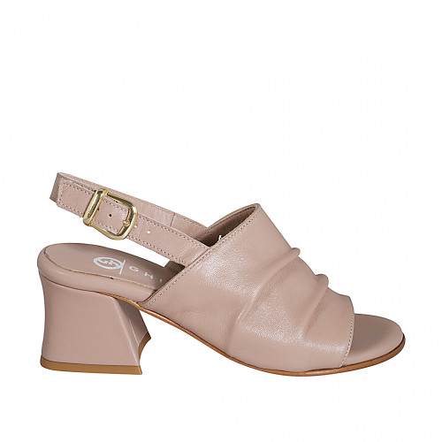 Woman's highfronted sandal in rose...