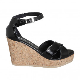 Woman's open shoe with strap and platform in black patent leather wedge heel 9 - Available sizes:  32, 33, 34, 35