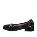 Mocasín para mujer con accesorio en charol negro tacon 2 - Tallas disponibles:  32, 33, 34, 35, 42, 43, 44, 45