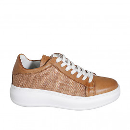 Chaussure à lacets pour femmes avec semelle amovible en cuir et tissu tressé cognac talon compensé 4 - Pointures disponibles:  32, 33, 42, 44, 45