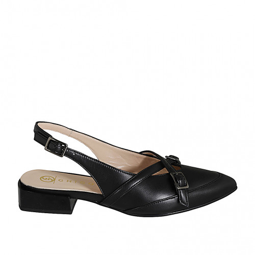 Woman's slingback shoe in black...