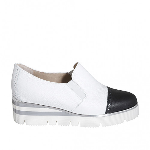 Chaussure pour femmes en cuir blanc et noir avec elastiques et bout droit talon compensé 4 - Pointures disponibles:  32, 33, 34, 35, 42, 43, 44, 45, 46