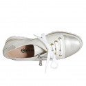 Scarpa stringata con cerniera in pelle beige e pelle laminata platino zeppa 4 - Misure disponibili: 34, 35, 42, 43, 44, 45, 46