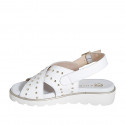 Sandale pour femmes en cuir blanc avec goujons talon compensé 3 - Pointures disponibles:  32, 33, 34, 35, 42, 43, 44, 45