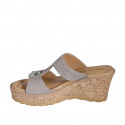 Mule para mujer en gamuza gris con estras, plataforma y cuña 7 - Tallas disponibles:  31, 32, 33, 34, 35