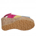 Sandalo da donna con velcro, plataforma ed elastico in camoscio avio, giallo, fucsia zeppa 9 - Misure disponibili: 31, 32, 33, 34, 35