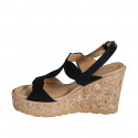 Sandalia por mujer en gamuza negra con estras, plataforma y cuña 9 - Tallas disponibles:  31, 32, 33, 34, 35