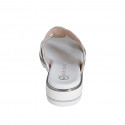 Mule para mujer con elastico y boton en piel blanca y plateada cuña 3 - Tallas disponibles:  32, 33, 34, 35, 42, 43, 44, 45, 46