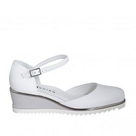 Chaussure ouverte pour femmes avec courroie en cuir blanc talon compensé 5 - Pointures disponibles:  32, 33, 34, 35, 42, 43, 44, 45