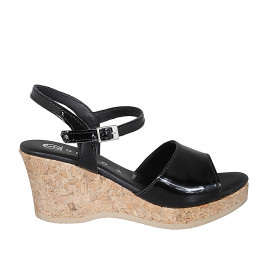 Sandale pour femmes en cuir verni noir avec courroie, plateforme et talon compensé 7 - Pointures disponibles:  32, 33, 34, 35