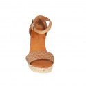 Zapato abierto para mujer con cinturon en piel cognac con red oro y plataforma cuña 7 - Tallas disponibles:  32, 33, 34, 35