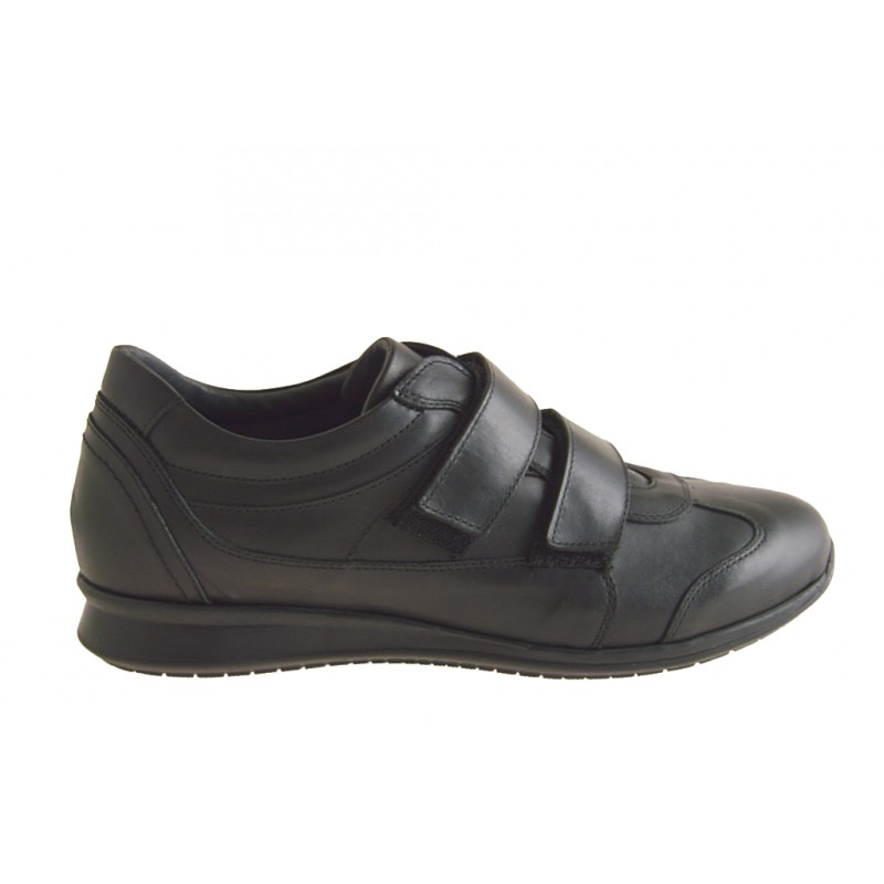 shoe with Velcro bands in black leather 