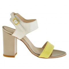 Femme sandale avec courroie a la cheville en cuir verni jaune, crème et beige foncé avec talon 8 - Pointures disponibles:  42