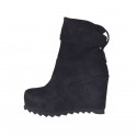 Bottines pour femmes avec revers et plateforme en daim noir avec couvert talon compensé 9 - Pointures disponibles:  42