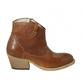 Woman's Texan ankle boot with zipper and embroidered captoe in tan brown leather heel 5 - Available sizes:  32, 43