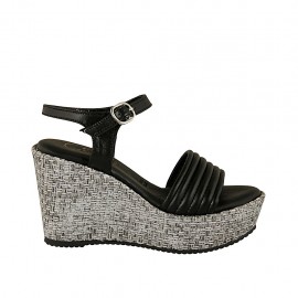 Sandalia para mujer con cinturon y plataforma en piel negra y tejido gris cuña 9 - Tallas disponibles:  42, 43