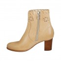 Stivaletto da donna con cerniera in pelle e pelle forata beige tacco 6 - Misure disponibili: 43