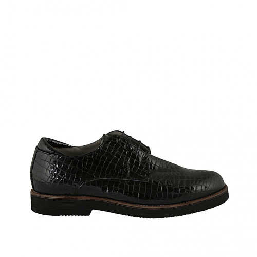 Woman's laced derby shoe in...