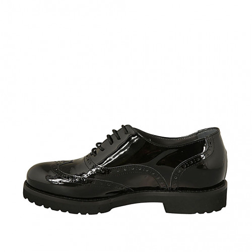 Zapato oxford para mujer con charol negro con punta de ala y plantilla extraible tacon 3
