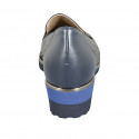 Mocassin pour femmes avec elastiques et semelle amovible en cuir perforé bleu talon 4 - Pointures disponibles:  42, 43, 45