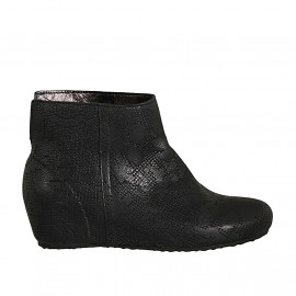 Woman's ankle boot in black dotted leather wedge heel 5 - Available sizes:  42, 43