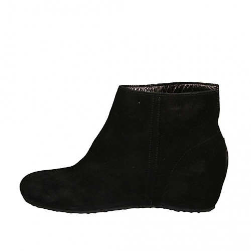 Black suede best sale wedge heel boots