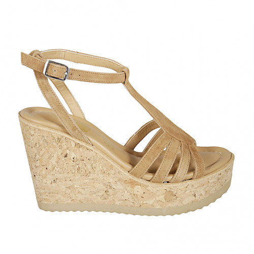 Woman's strap sandal in beige suede...